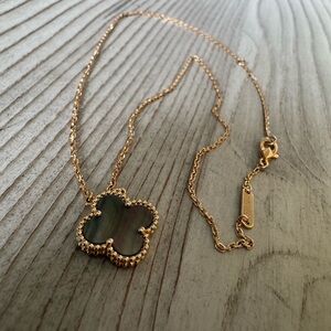 VAN CLEEF & ARPELS VINTAGE ALHAMBRA 18K ROSE GOLD GREY MOTHER OF PEARL NECKLACE